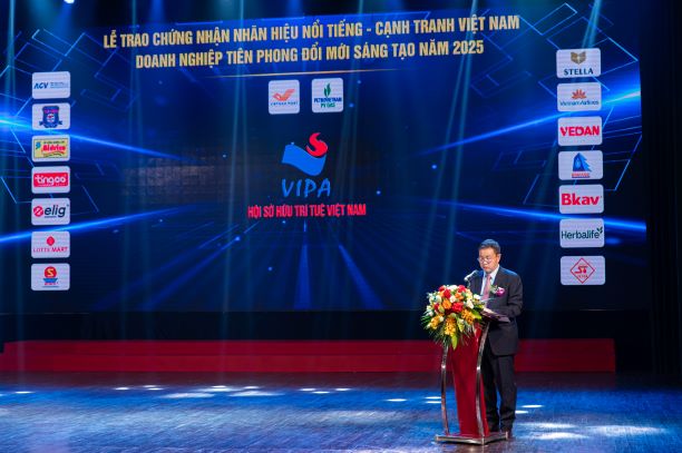 Ảnh: Đại diện VIPA phát biểu tại Lễ trao giải Doanh nghiệp tiên phong đổi mới sáng tạo năm 2025