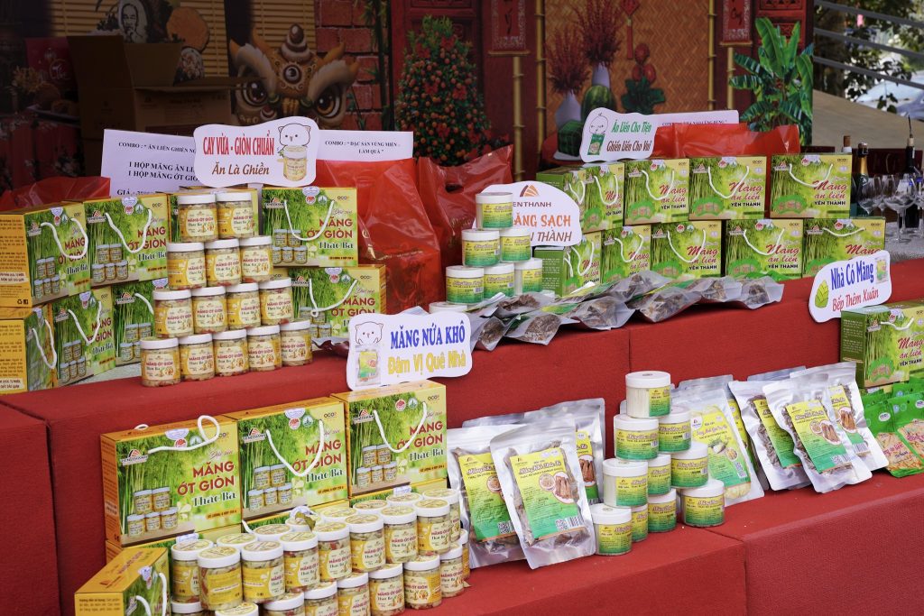 Nhà máy Z183: Chương trình “Tết sum vầy – Xuân ơn Đảng” lan tỏa tinh thần đoàn kết, sẻ chia 624252859 1531914292269476 2822629530853670068 n