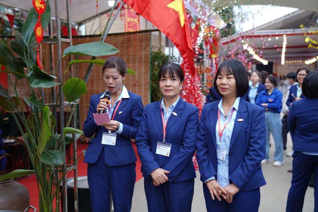 Nhà máy Z183: Chương trình “Tết sum vầy – Xuân ơn Đảng” lan tỏa tinh thần đoàn kết, sẻ chia 624309979 1531913918936180 7051196922601547566 n