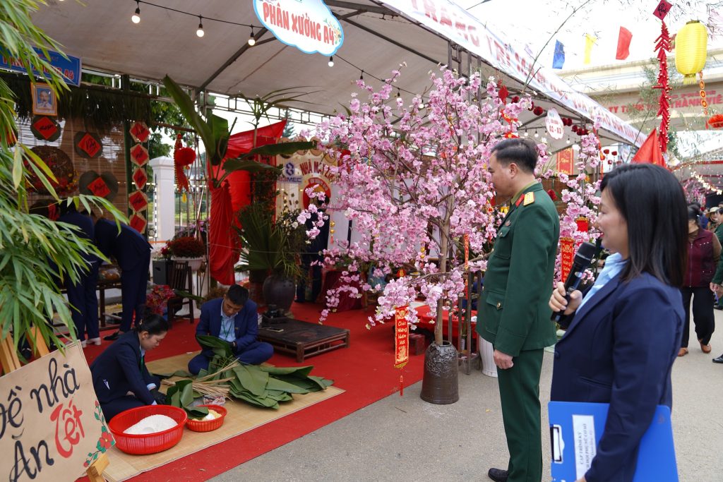 Nhà máy Z183: Chương trình “Tết sum vầy – Xuân ơn Đảng” lan tỏa tinh thần đoàn kết, sẻ chia 624398645 1531914925602746 6519100357358567096 n