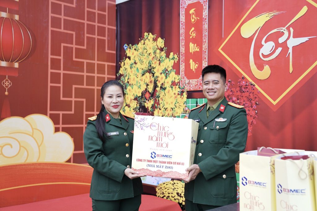 Nhà máy Z183: Chương trình “Tết sum vầy – Xuân ơn Đảng” lan tỏa tinh thần đoàn kết, sẻ chia 624545537 1531915168936055 1517262845478168661 n