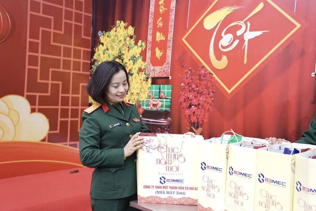 Nhà máy Z183: Chương trình “Tết sum vầy – Xuân ơn Đảng” lan tỏa tinh thần đoàn kết, sẻ chia 625210500 1531914858936086 9089304865900230182 n